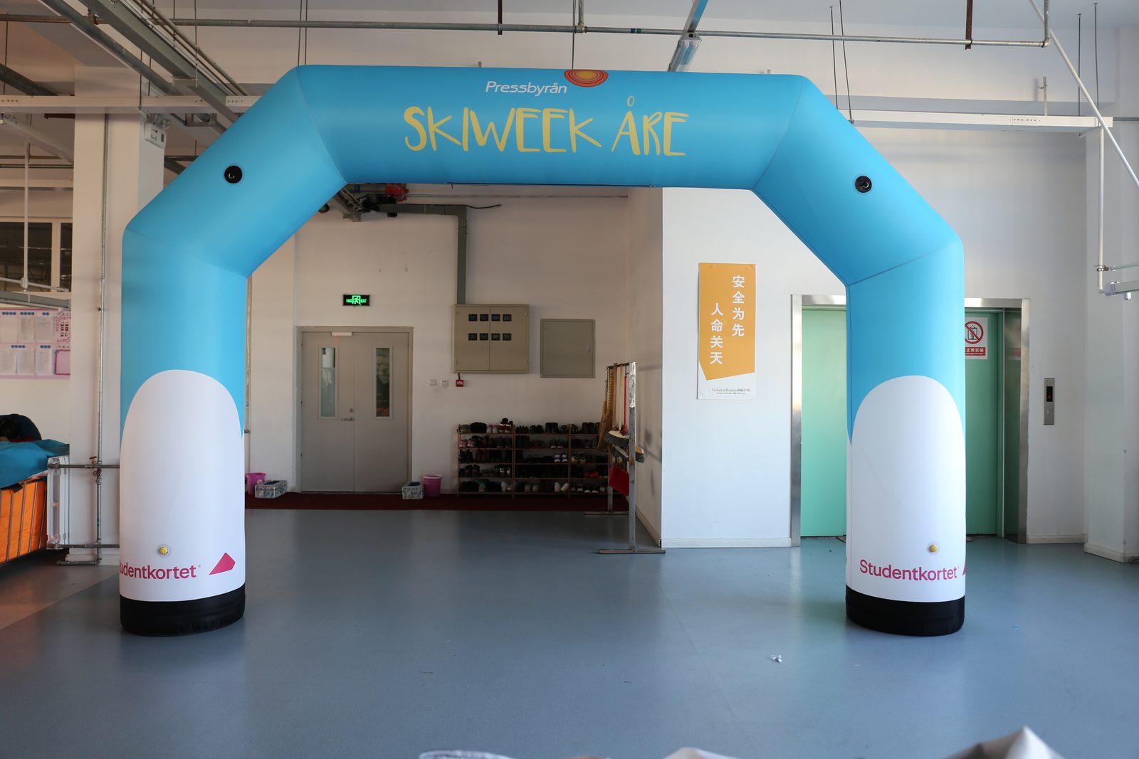 arch_blue.jpg - Mountain Shade